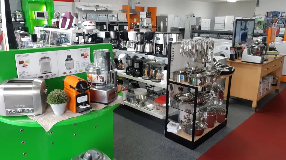 Magasin multimédia près de Bazouges Cré sur Loir